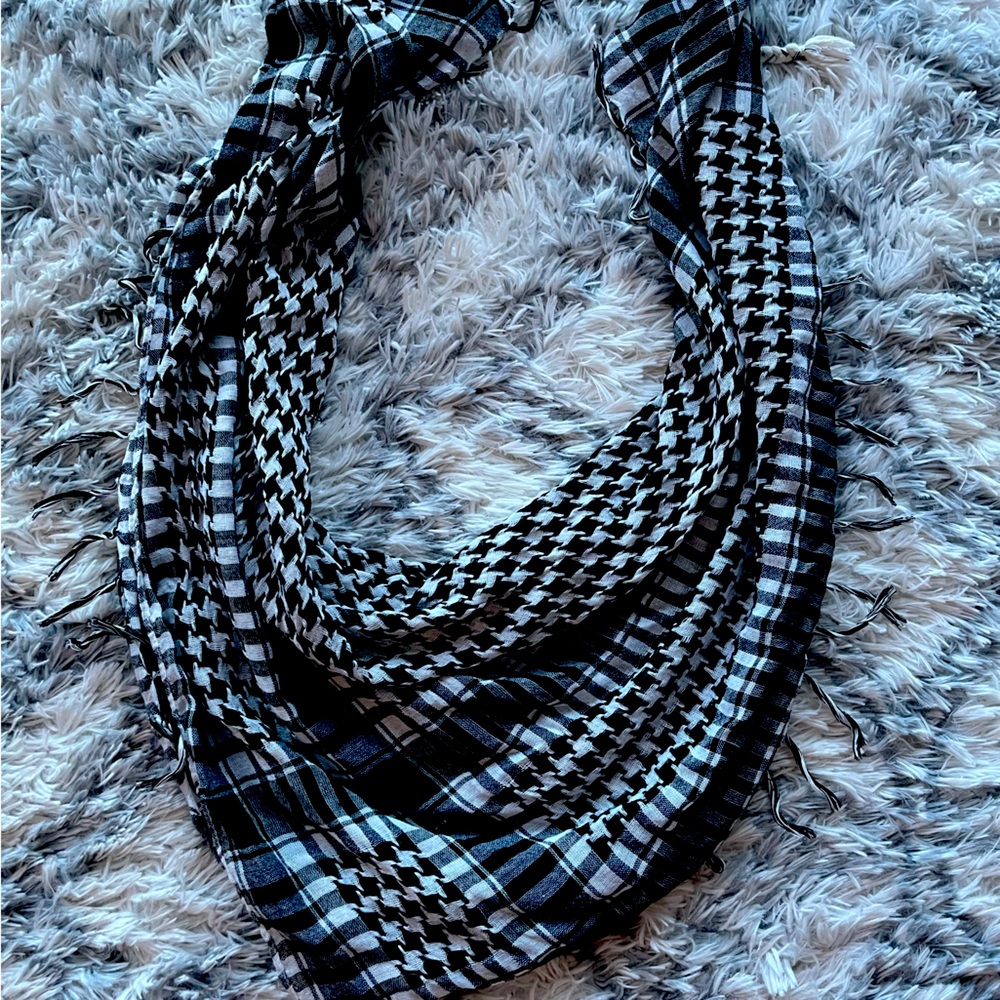 Checkered square scarf, vintage 2000s